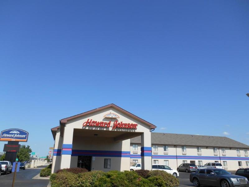Howard Johnson By Wyndham Wichita Airport Eksteriør billede