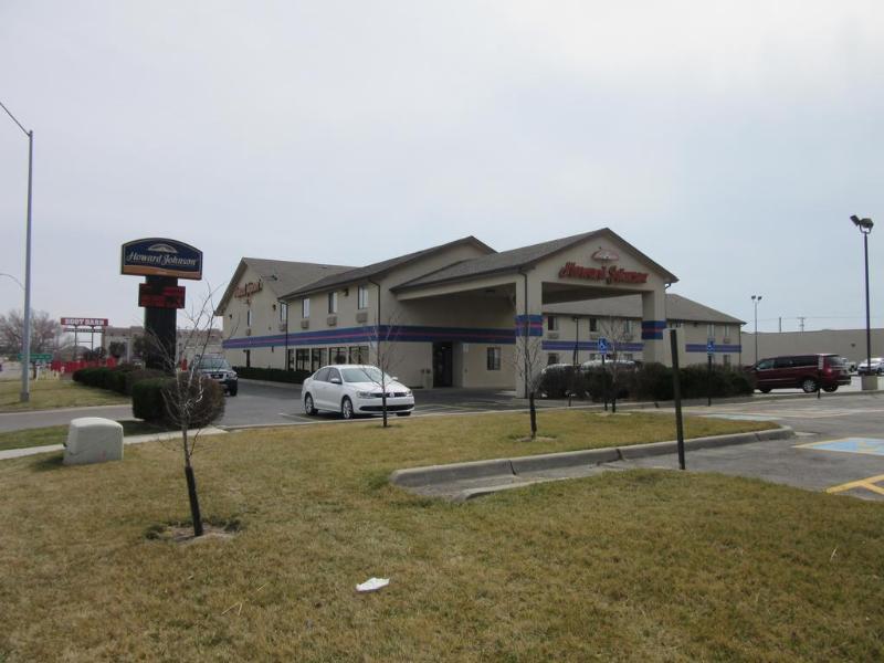 Howard Johnson By Wyndham Wichita Airport Eksteriør billede