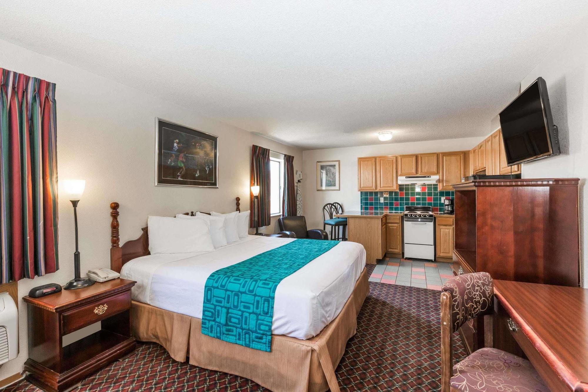 Howard Johnson By Wyndham Wichita Airport Eksteriør billede