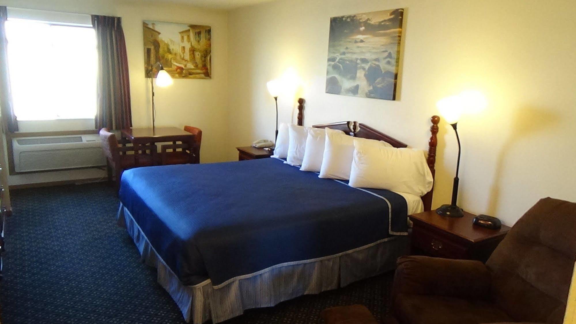Howard Johnson By Wyndham Wichita Airport Eksteriør billede