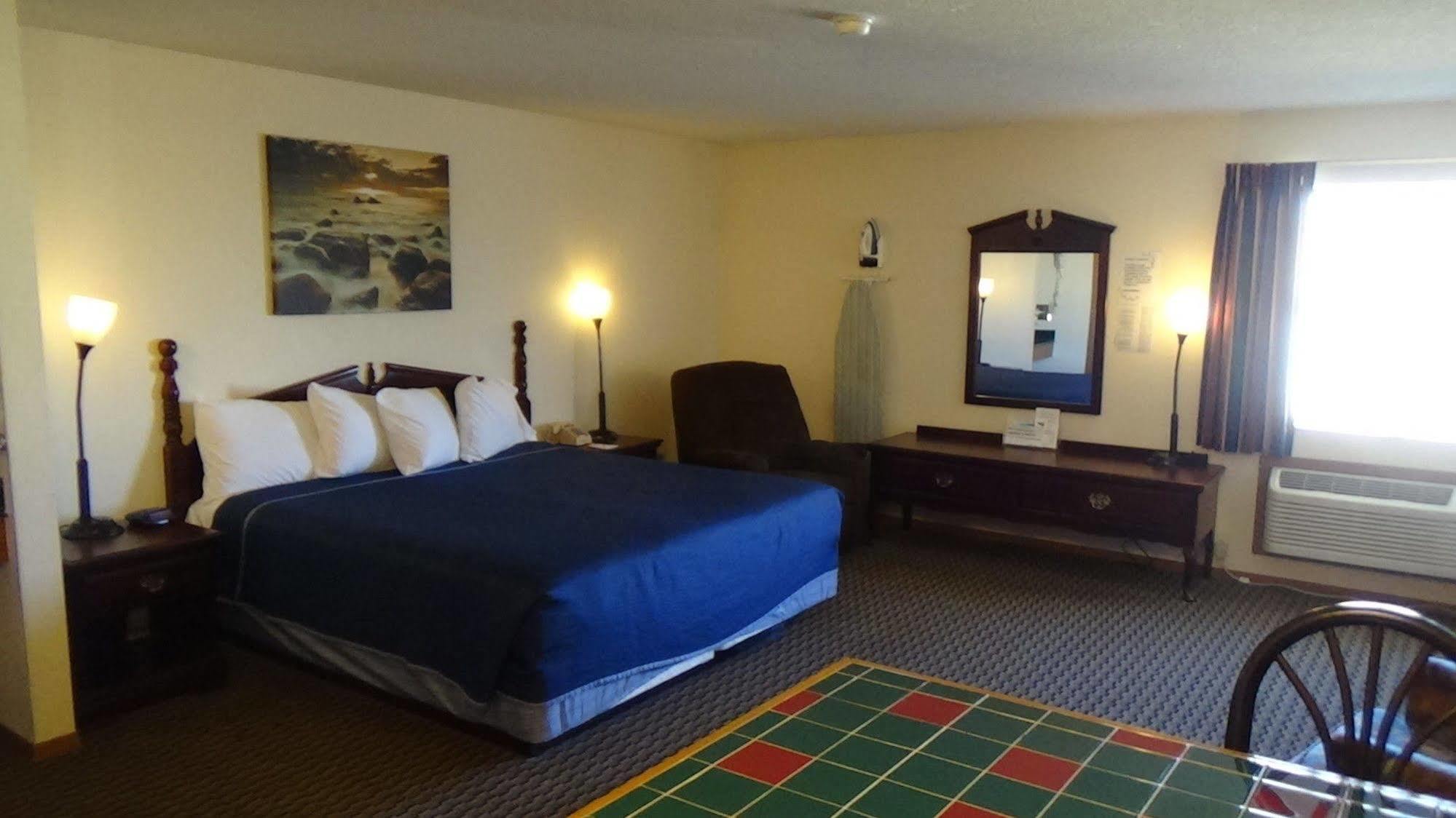 Howard Johnson By Wyndham Wichita Airport Eksteriør billede